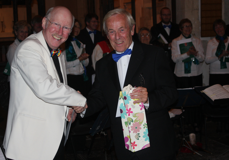Derek Witts thanks Malcolm Pearce after his farewell concert in October 2010.